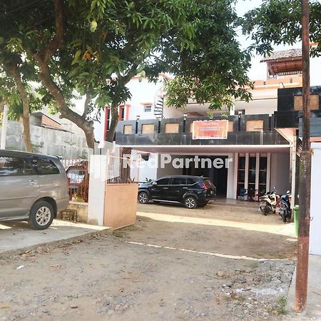 Wisma Suci Syariah Polewali Mandar Mitra Reddoorz Matakali Exterior photo