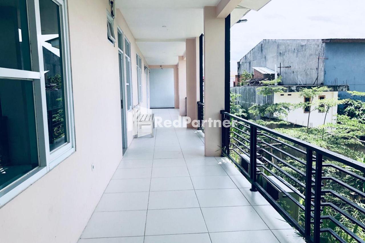 Wisma Suci Syariah Polewali Mandar Mitra Reddoorz Matakali Exterior photo
