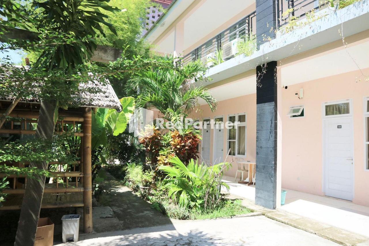 Wisma Suci Syariah Polewali Mandar Mitra Reddoorz Matakali Exterior photo